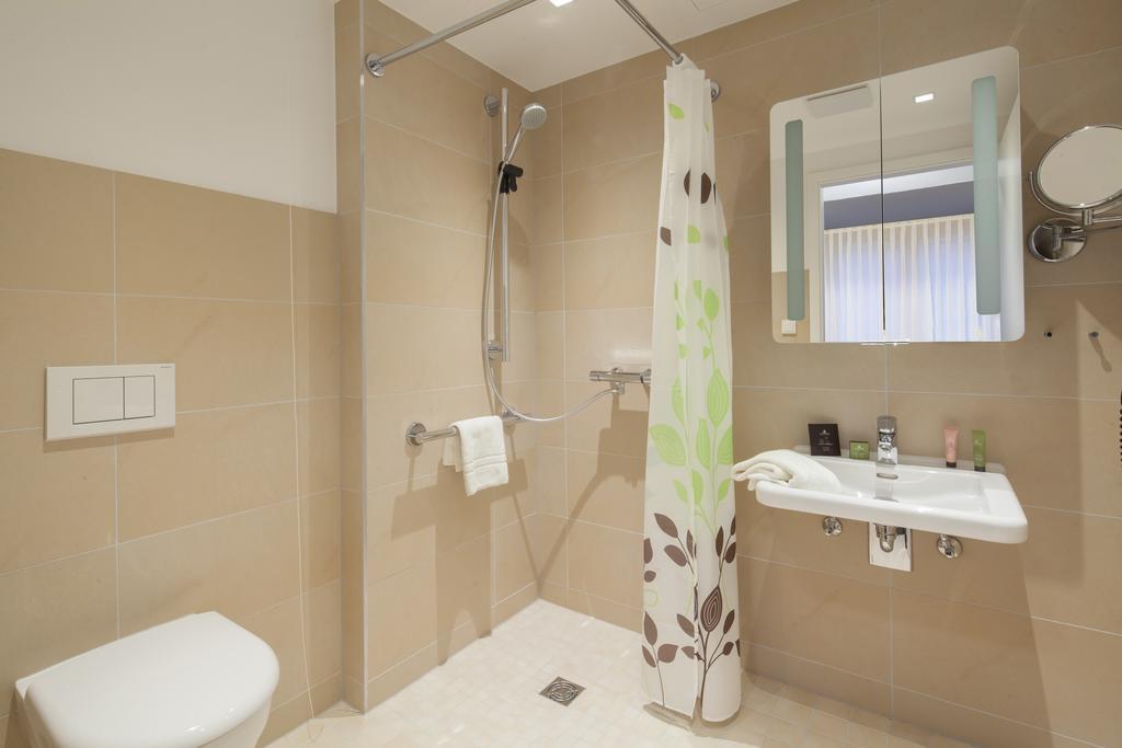 Gda Hotel Am Schlosspark Bad Homburg vor der Höhe Quarto foto